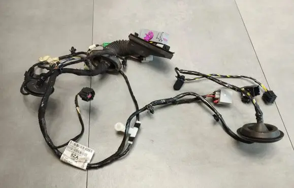 Opel Astra K Front door wiring loom/harness boot 39068429