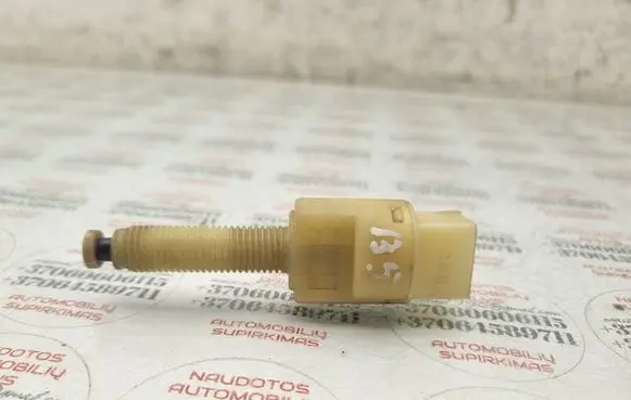 Volkswagen PASSAT B5 Clutch pedal sensor 4A0945515A