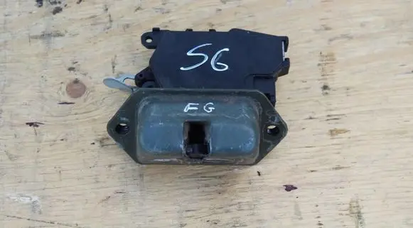 Subaru Forester SG Tailgate/trunk/boot lock/catch/latch