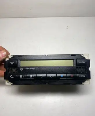 Volkswagen PASSAT B5 Climate control unit 1J1907044 5HB00761700