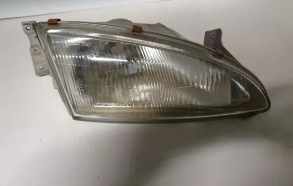Hyundai Lantra II Headlight/headlamp