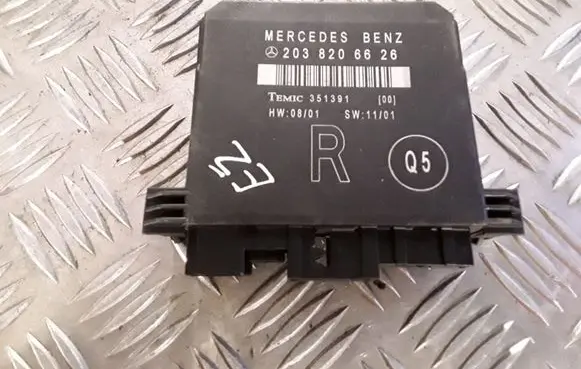 Mercedes-Benz C AMG W203 Door control unit/module 2038206626