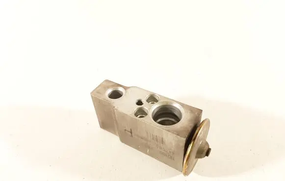 Toyota Yaris Air conditioning (A/C) expansion valve 4475001600