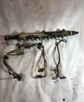 Volvo S60 Fuel main line pipe 8658252