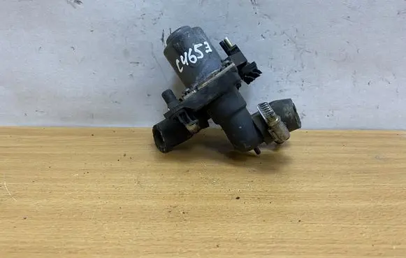 Mercedes-Benz C W202 Coolant heater control valve 1147412078 C4653