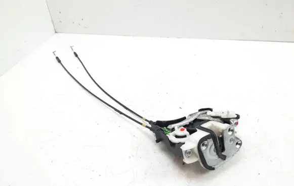 Mitsubishi Lancer VIII Rear door lock