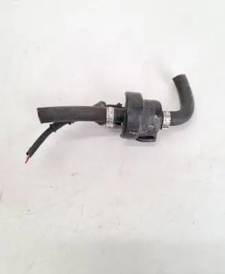 Volkswagen PASSAT B5 Valve vacuum 058133459 421159071