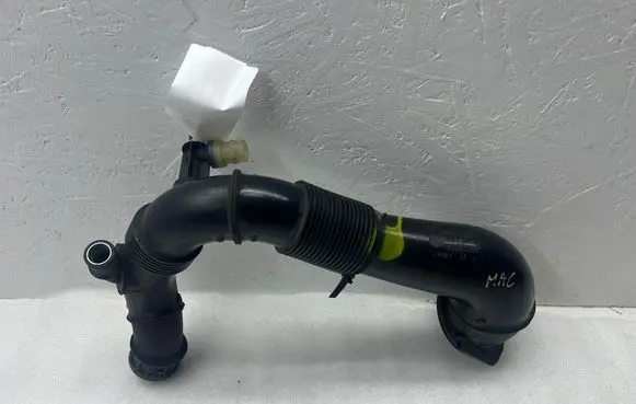 Porsche Macan (95B) Air intake hose/pipe 95B128532A