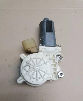 BMW X5 E70 Front door window regulator motor 6967262 974622103