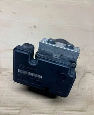 Toyota Yaris ABS Pump 445100D031