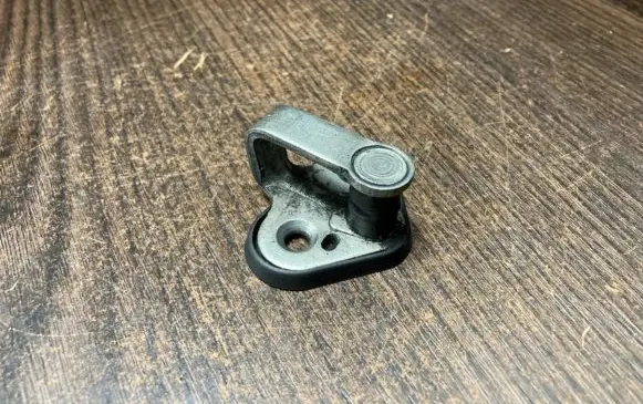 Iveco Daily 4th gen Front door lock loop/hook striker 6025310235