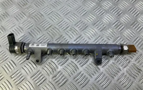 Audi A5 Sportback 8TA Fuel pressure regulator 03L130089A 03L906051