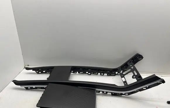 Tesla Model X Other center console (tunnel) element SL00032131 000041386 M0511413P