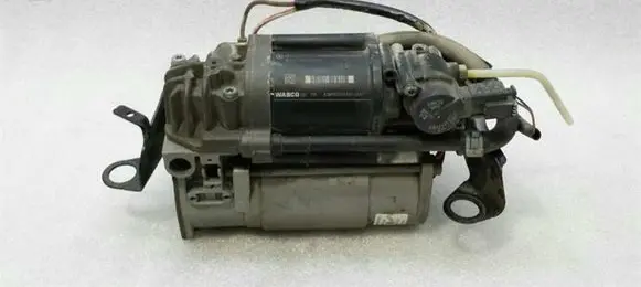 Mercedes-Benz CLS C218 AMG Air suspension compressor/pump A2123200104