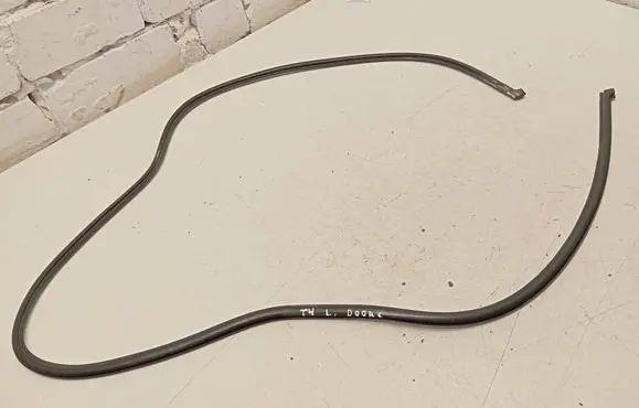 Volkswagen Transporter - Caravelle T4 Rubber seal loading door window/glass 