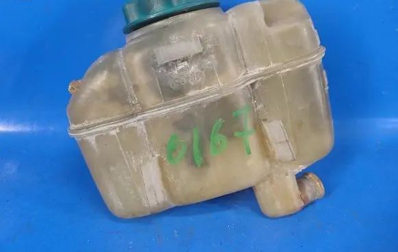 Volvo XC70 Coolant expansion tank/reservoir 30741971