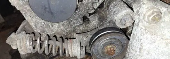 Chevrolet Cruze Generator/alternator belt tensioner