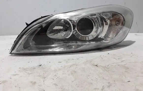 Volvo C70 Headlight/headlamp 31299754