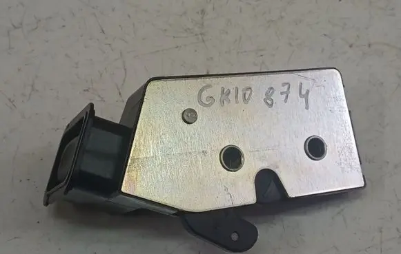 Ford Focus Seat back rest lock catch 