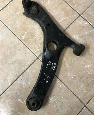 Toyota RAV 4 (XA20) Front lower control arm/wishbone