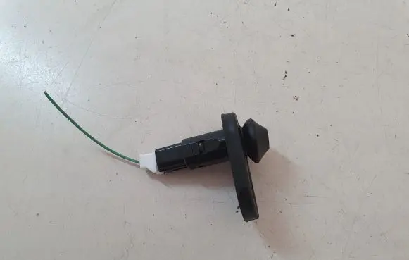 Toyota Avensis T270 Front door sensor 