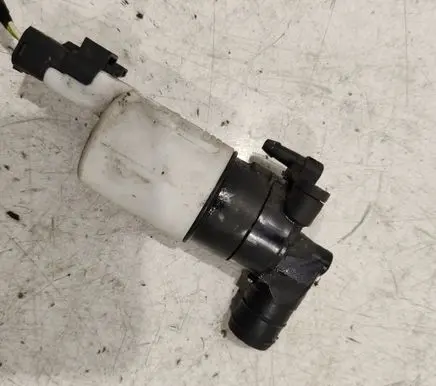 Peugeot 607 Windscreen/windshield washer pump
