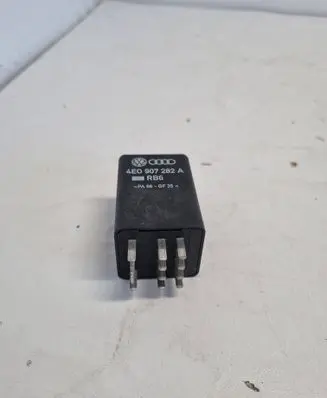 Audi A6 S6 C6 4F Glow plug pre-heat relay 4E0907282A
