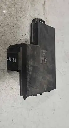 Ford Mustang VI Fuse box cover 