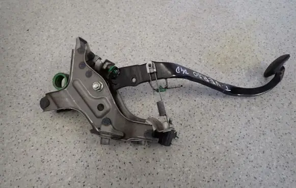 Toyota Verso Pedal assembly 
