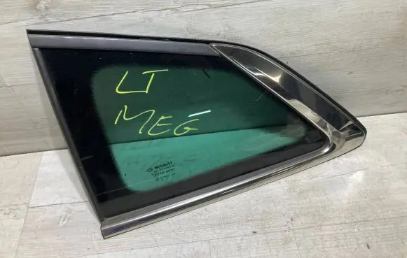 Renault Megane IV Rear side window 833076005r