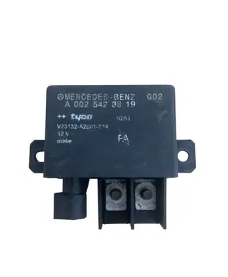 Mercedes-Benz E W211 Charging relay A0025423819 V23132A2001X14