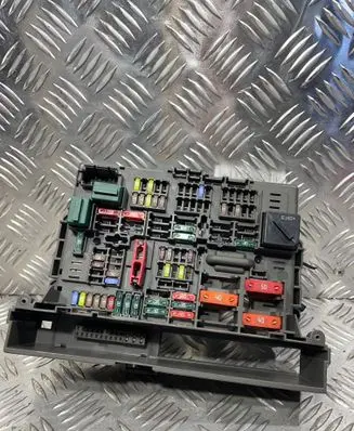 BMW X1 E84 Fuse module 911944606 10688710