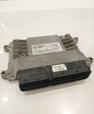 Chevrolet Cruze Engine control unit/module 25181280 5WY1J12A 96964295