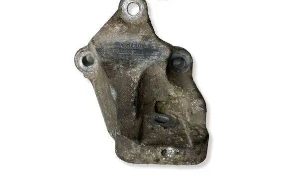 Volvo XC70 Engine mounting bracket 08649262