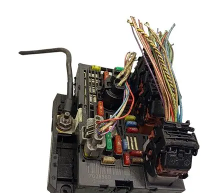 Citroen C4 I Picasso Fuse module 9807028580