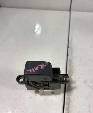 Nissan X-Trail T30 Electric window control switch 4610Z