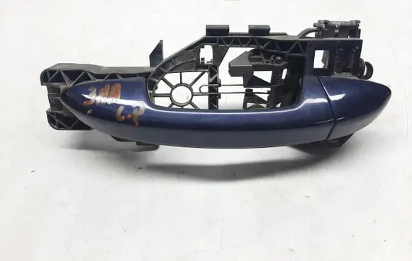 Volkswagen PASSAT B7 Front door exterior handle 3C0837885H