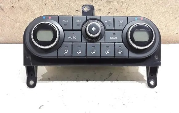 Nissan Qashqai Climate control unit 27500JD45C