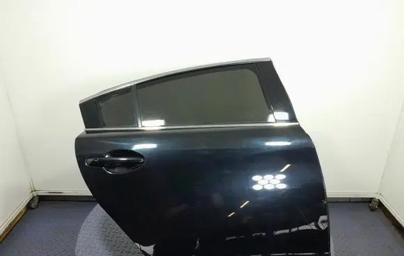 Mazda 6 Rear door