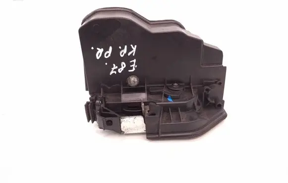 BMW 1 E81 E87 Front door lock 7202145