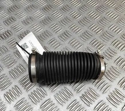Mercedes-Benz GLB x247 Air intake duct part A2820905500