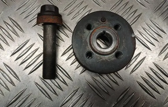 Opel Astra J Crankshaft gear B756