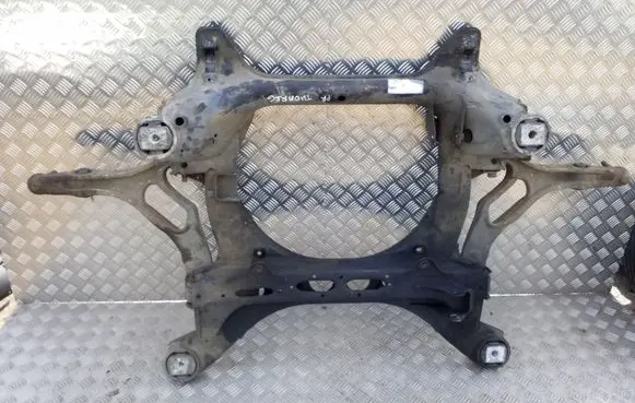 Volkswagen Touareg I Front subframe