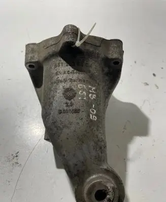 Mercedes-Benz C W205 Engine mounting bracket A6512233504 GD01555 NAC46000