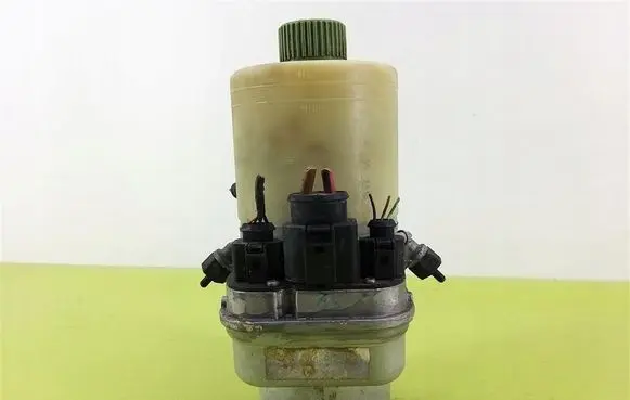 Audi A4 S4 B5 8D Power steering pump 6Q0423371