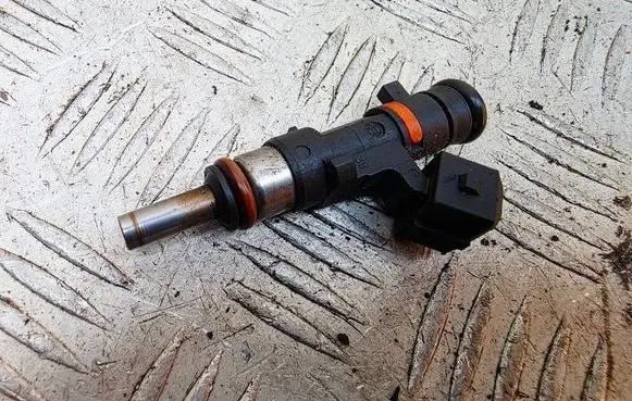 Alfa Romeo Mito Fuel injector 0280158224