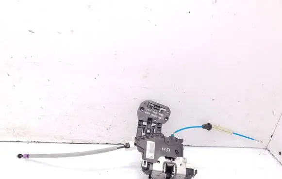 Mercedes-Benz GLA W156 X156 Rear door lock A2047302835 RR21T744