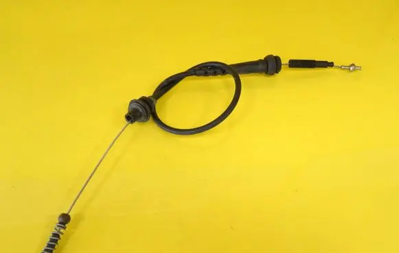 Volkswagen Golf III Throttle cable 1H0721555T