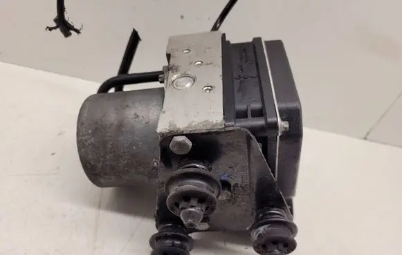 Audi A4 S4 B8 8K ABS Pump 8K0907379AK 9193L0104