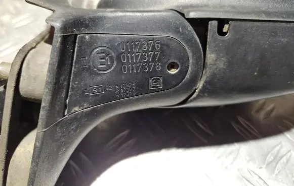 Manual wing mirror
